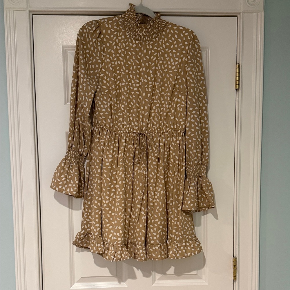 Main Strip Tan Long Sleeve Dress